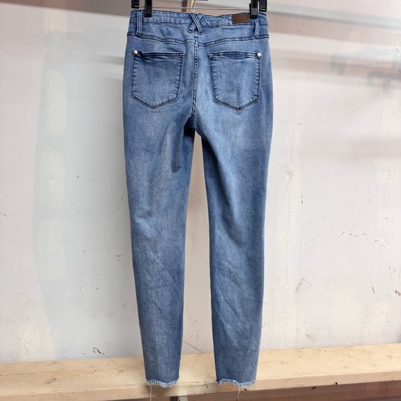 Judy blue relaxed fit blue jeans size 5/27 in good condition raw hems - Picture 3 of 6